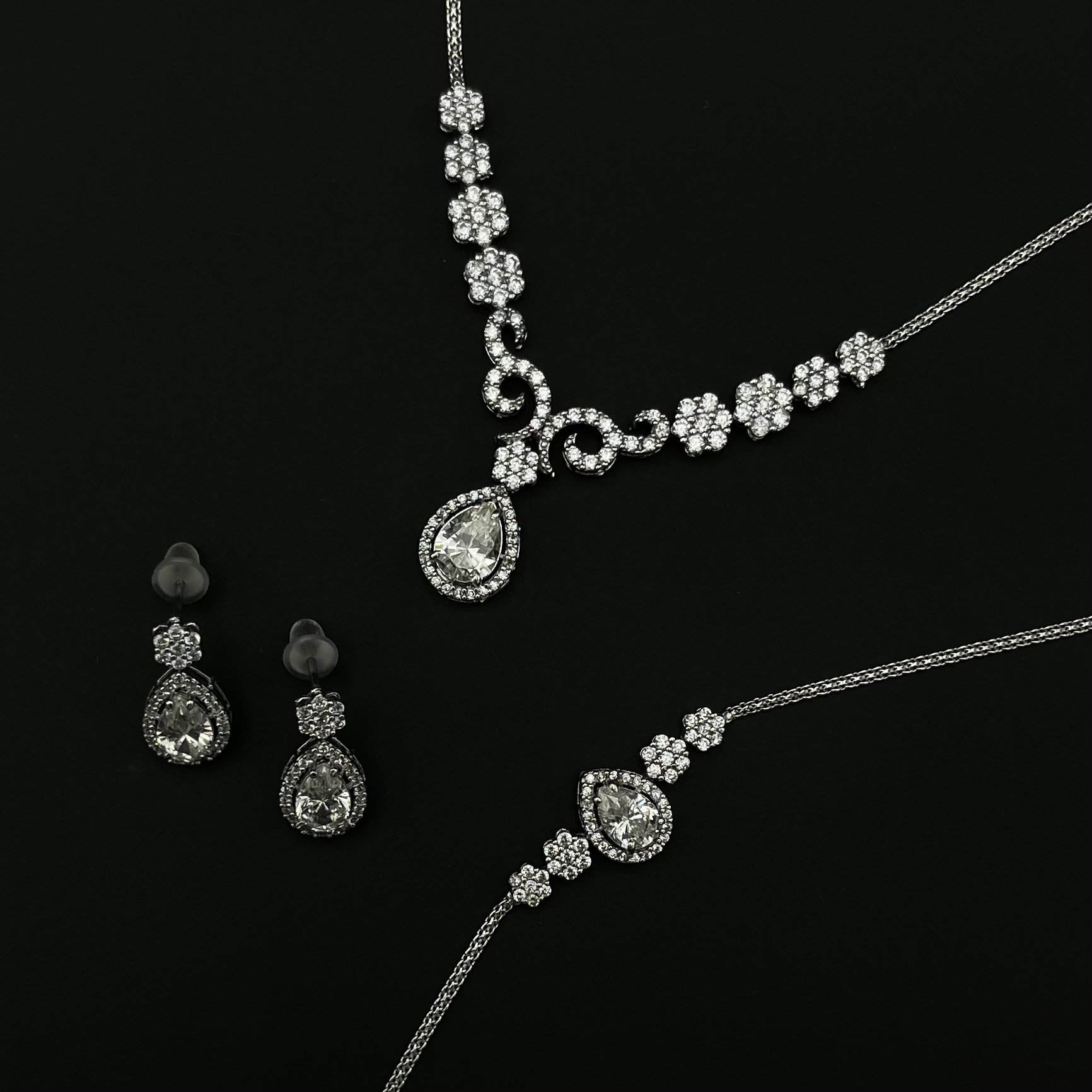 IMG_8192 سرویس پایه جواهر اشکی - Image 1